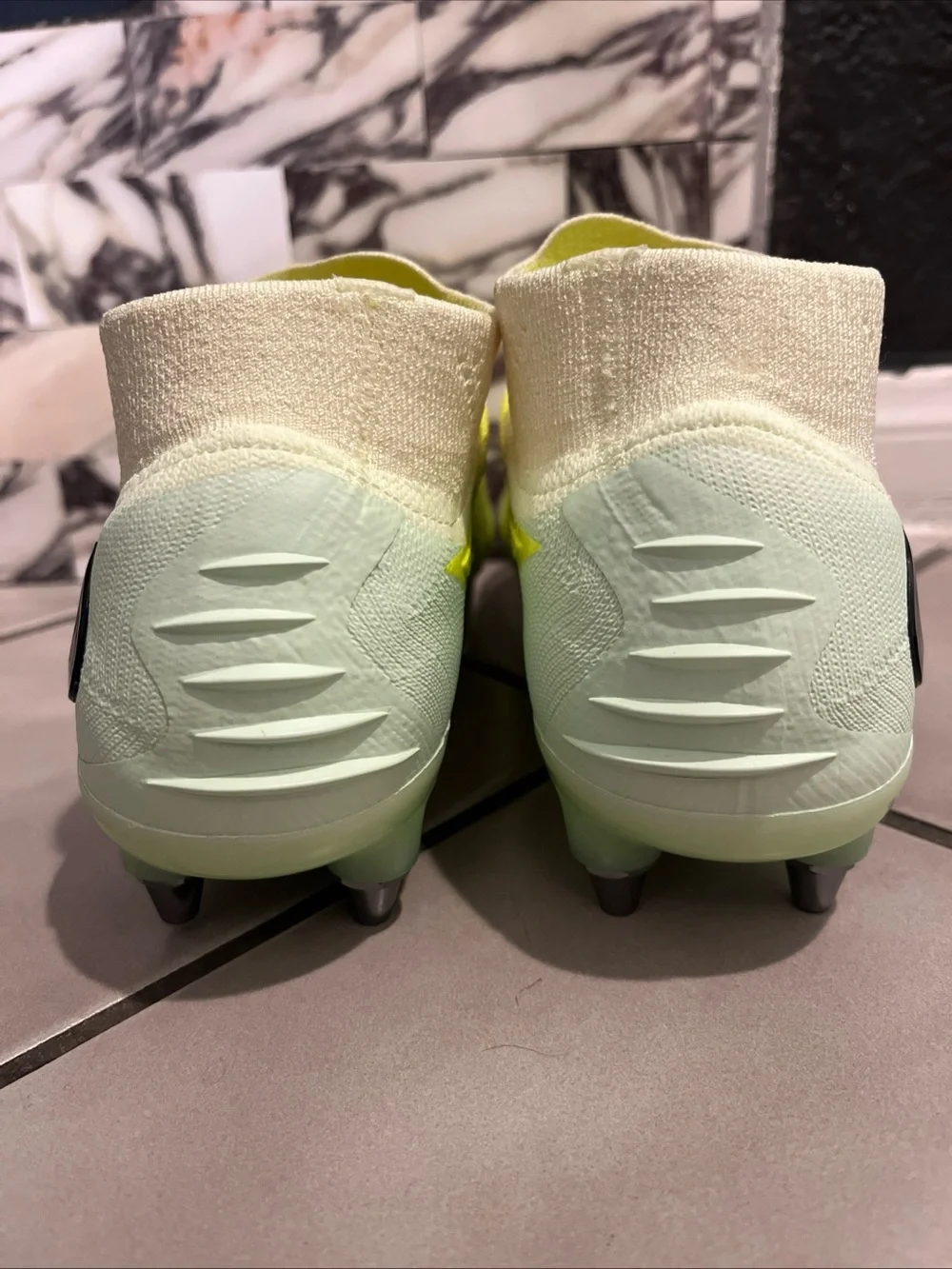 N/A new nike